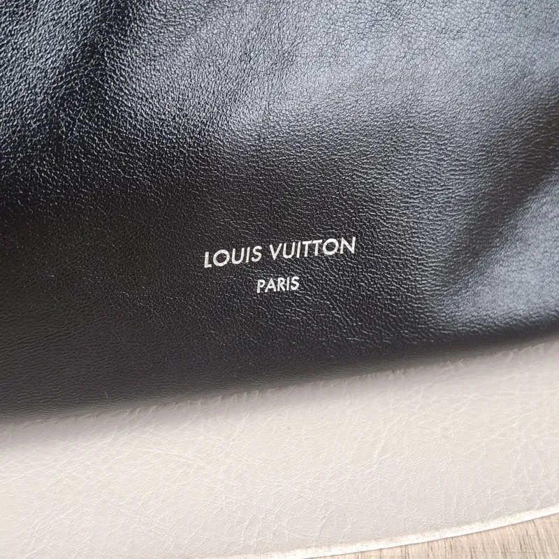 Louis Vuitton Crossbody Bag Carryall Cargo Vibe Black SL ambskin Small 33.5 × 15 × 23 cm — detail view 1 of 14