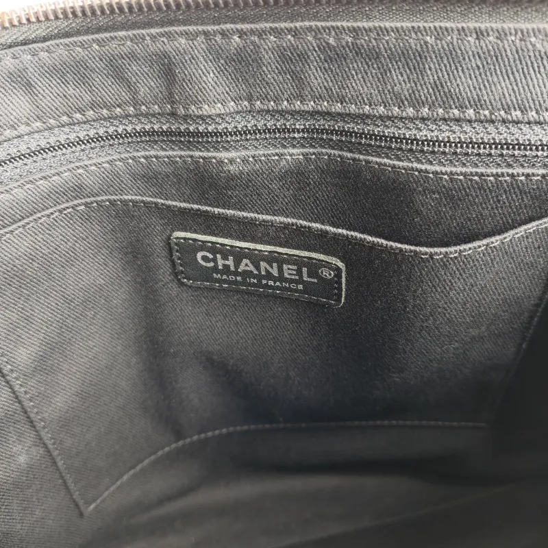 Chanel Top Handle Bag Shoulder Bag Black Grained Calfskin One Size 34 × 9 × 21 cm 21 — detail view 10 of 13