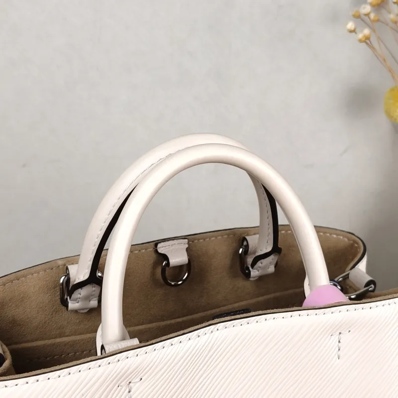 Louis Vuitton Crossbody Bag Marelle Tote Top Handle Bag White Epi Embossed Calfskin BB 25 × 11 × 17 cm — detail view 8 of 14
