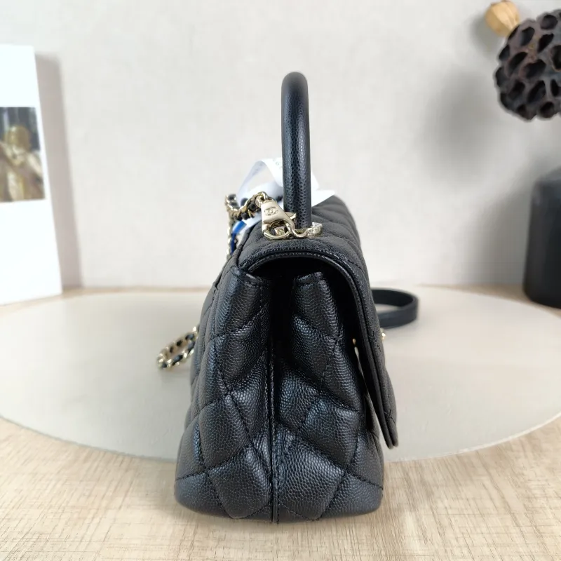 Chanel Top Handle Bag Coco Handle​Black Grained Calfskinmini19 × 9 × 13 cm — detail view 5 of 14