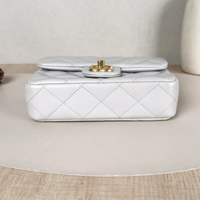 Chanel Crossbody Bag Grey Lambskin One Size19 × 5 × 12.5 cm — cover view 2 of 5
