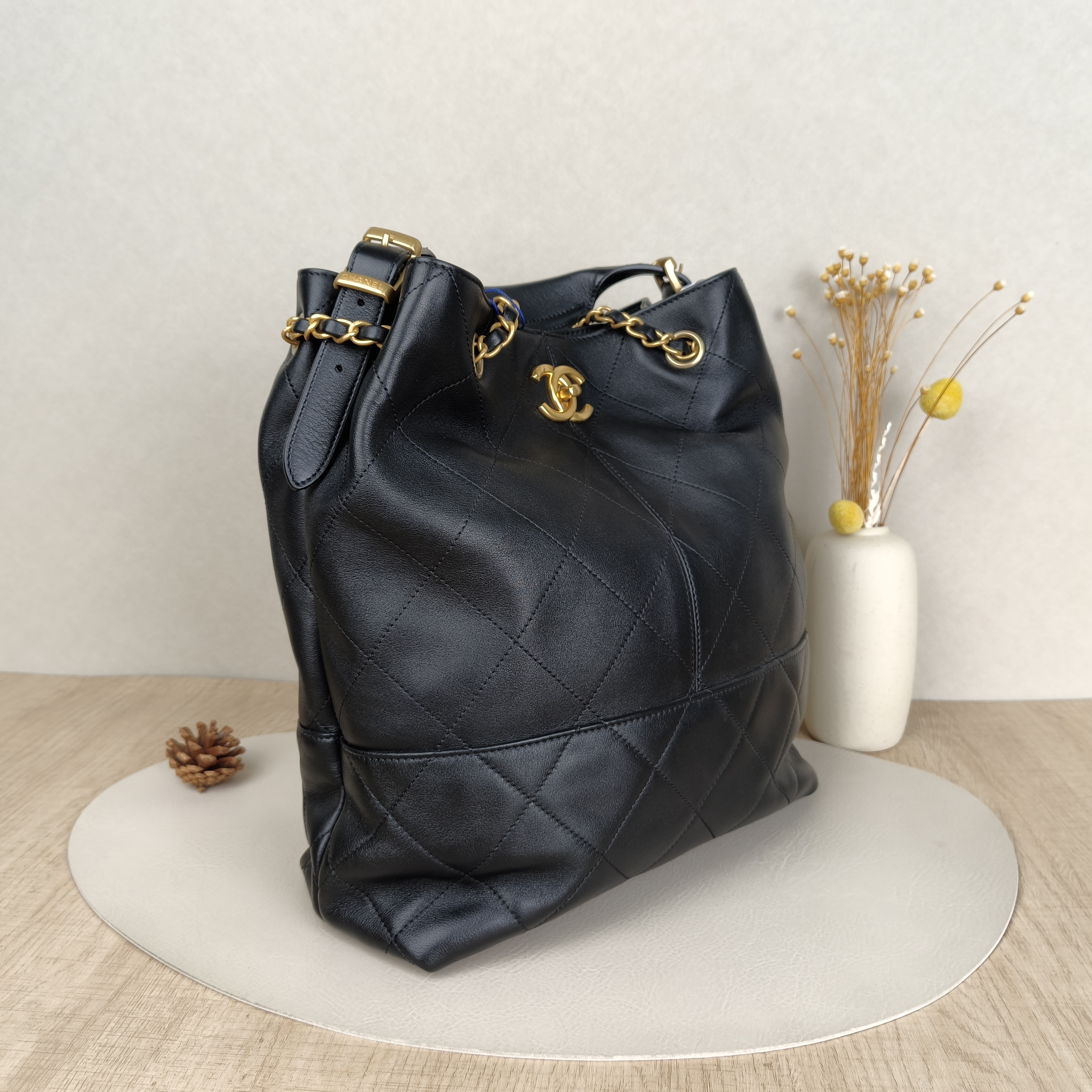 Chanel Shoulder Bag hobo Black Calfskin One Size27 × 11 × 29 cm — cover view 7 of 9
