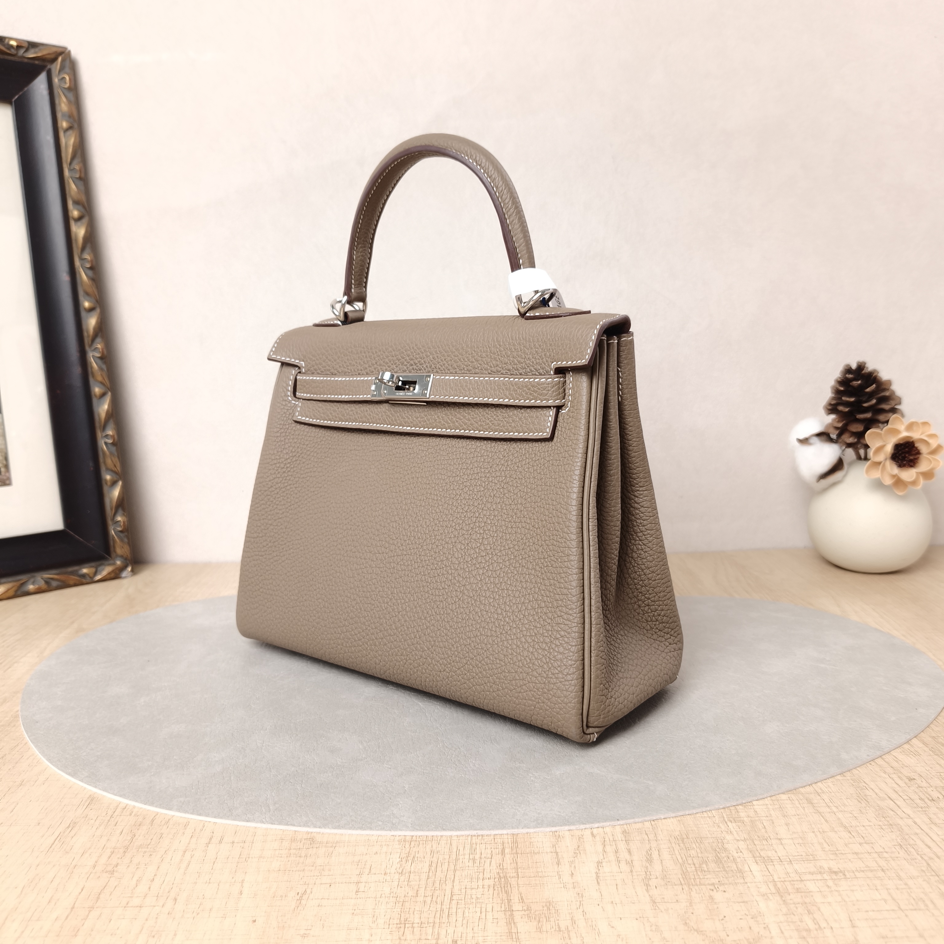Hermès Shoulder Bag Kelly 25 Silver-Tone Hardware Togo Calfskin Small25 × 7 × 17 cm — cover view 7 of 11