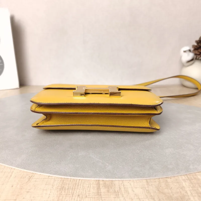 Hermès Crossbody Bag Constance 19 Gold-Tone Hardware Epsom Calfskinmini18 × 4 × 15 cm Conditioned — cover view 3 of 6