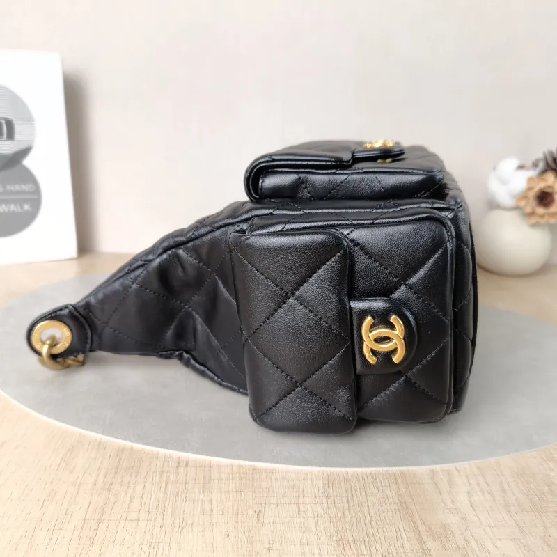 Chanel Shoulder Bag Hobo Shoulder Bag Black Lambskin Small31 × 15 × 22 cm — detail view 9 of 14