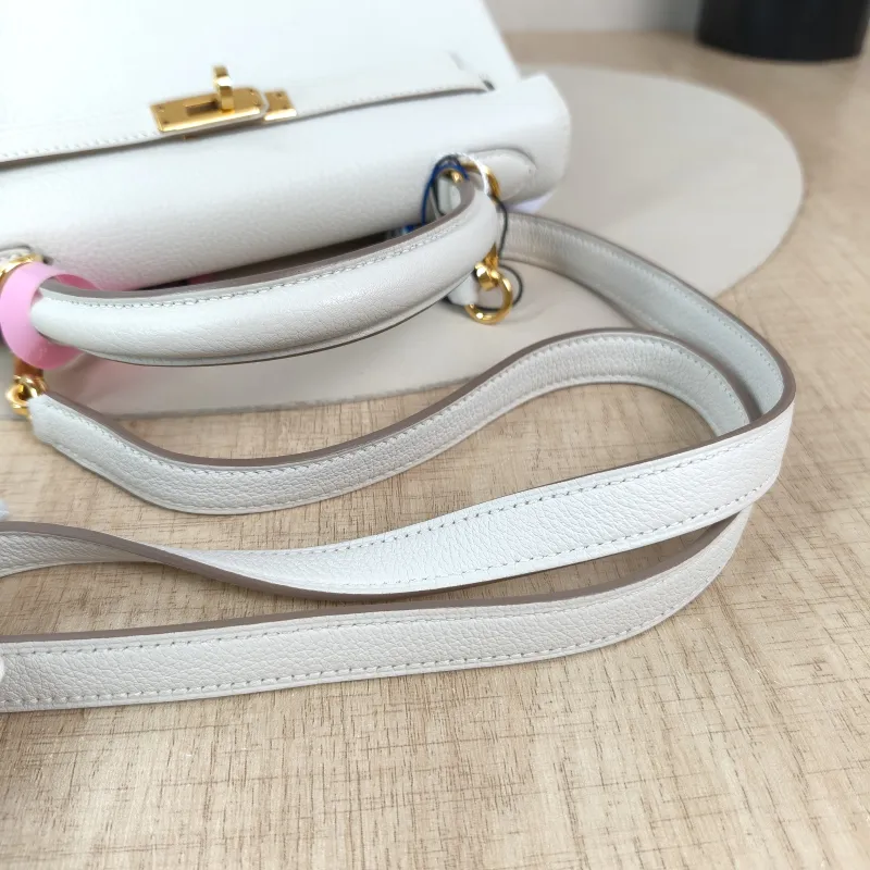 Hermès Shoulder Bag Kelly 25 Gold-Tone Hardware Grey Togo Calfskin Small25 × 7 × 17 cm — detail view 12 of 14