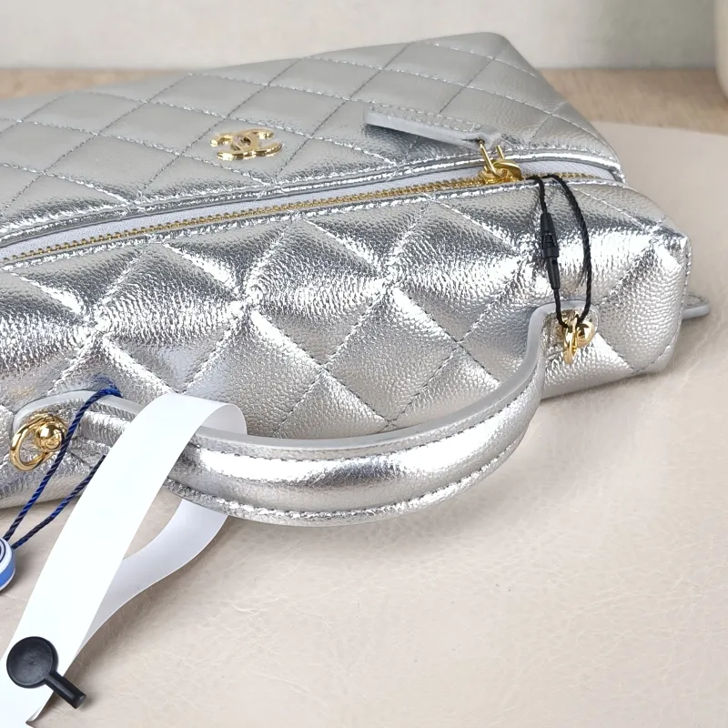Chanel Crossbody Bag lp Box Bag Top Handle Crossbody Bag Silver Grained Calfskin 19.5 × 5 × 17 cm — detail view 3 of 13