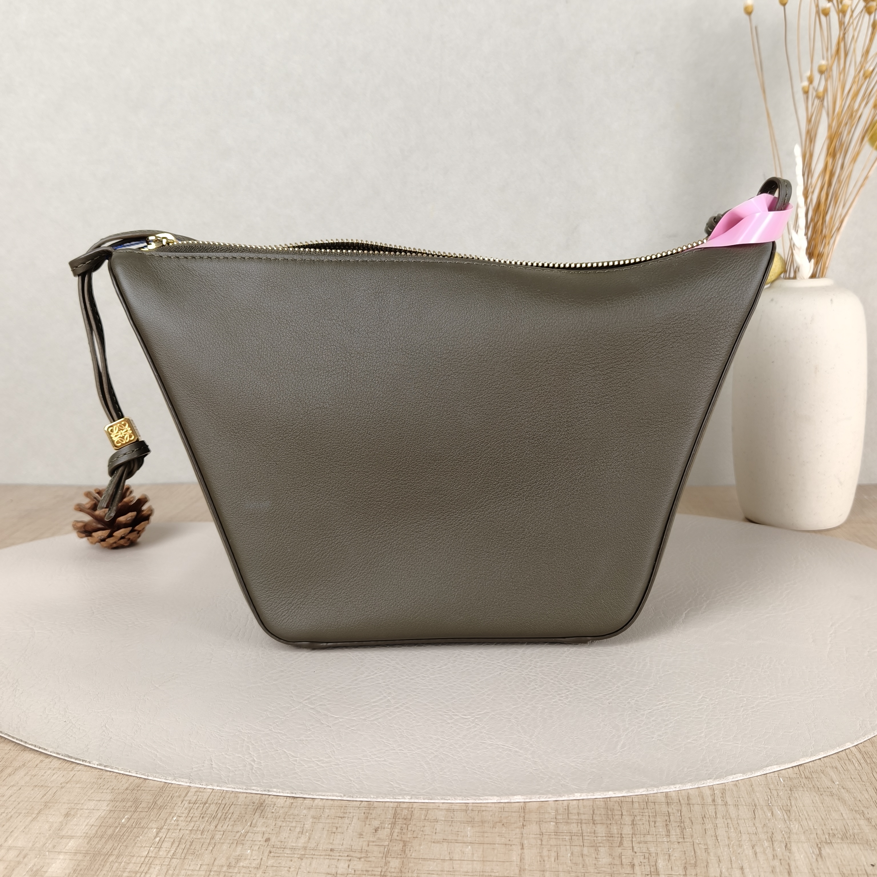 LOEWE Shoulder Bag Hammock hobo Green Calfskinmini28 × 9.5 × 17 cm — cover view 2 of 5