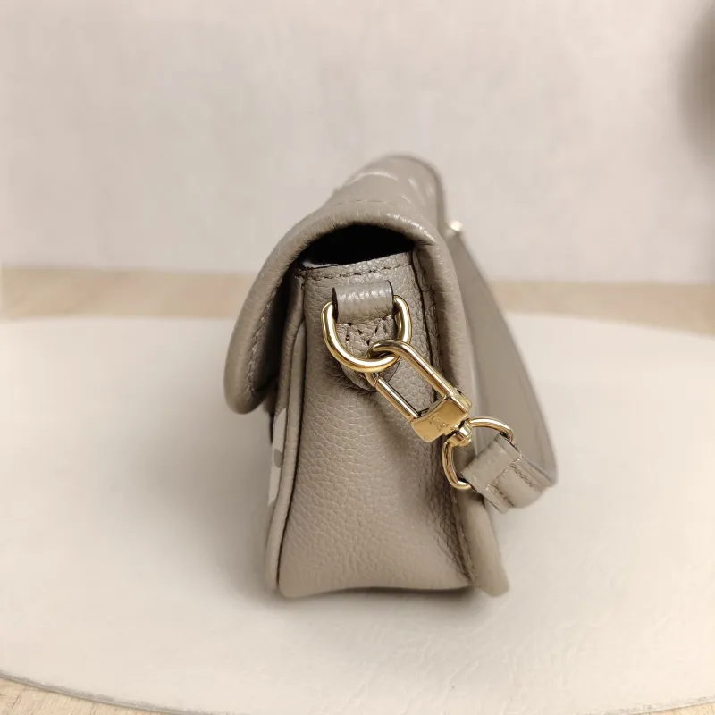 Louis Vuitton Crossbody Bag Diane Baguette Bag Empreinte Embossed Calfskin Monogramnano19 × 6 × 10.5 cm — detail view 11 of 13