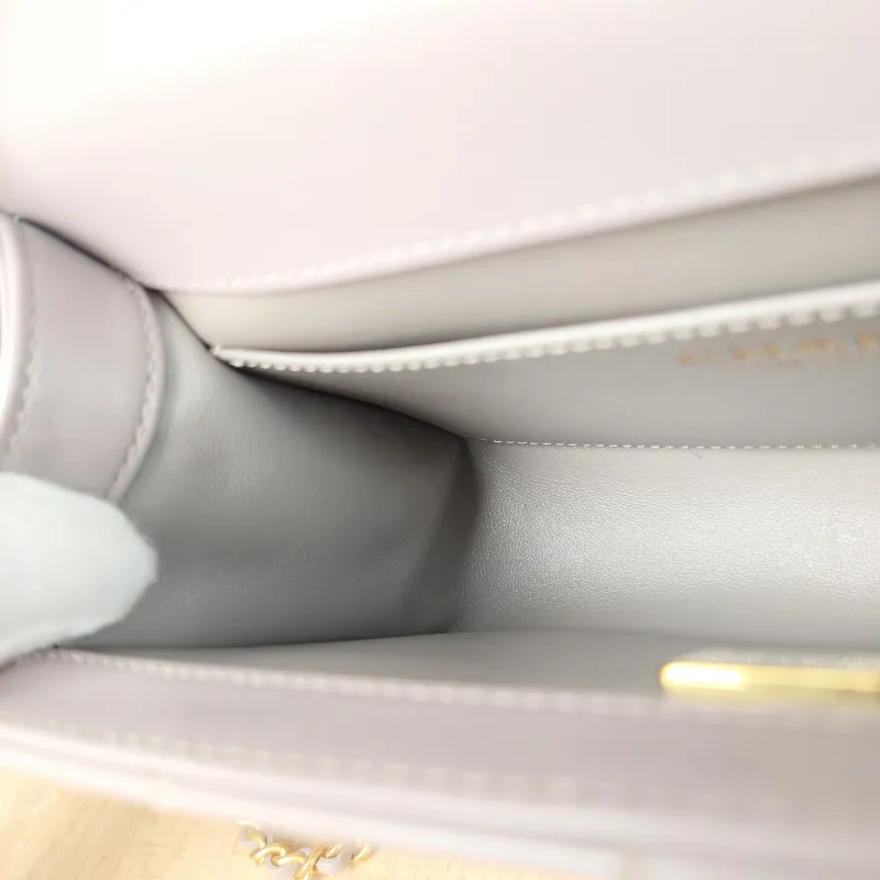 Chanel Crossbody Bag woc Calfskin Medium22 × 8 × 14.5 cm — detail view 1 of 16