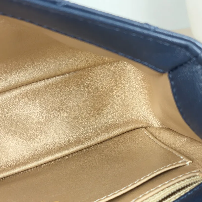 Chanel Crossbody Bag mini Blue Lambskin One Size20 × 6 × 12 cm — detail view 9 of 15