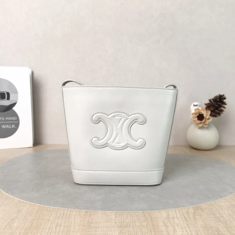 CELINE Shoulder Bag BUCKET TRIOMPHE Bucket Bag White Calfskinmini16 × 7 × 19.5 cm