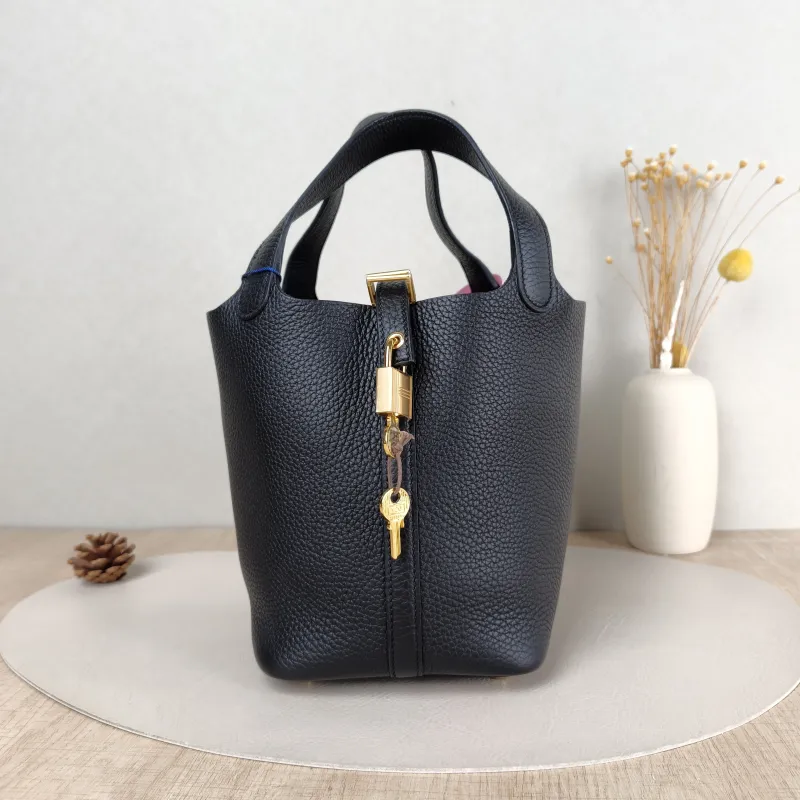 Hermès Top Handle Bag Picotin Lock 18 18 Black Taurillon Clemence TC Calfskin Small 18 × 13 × 19 cm B