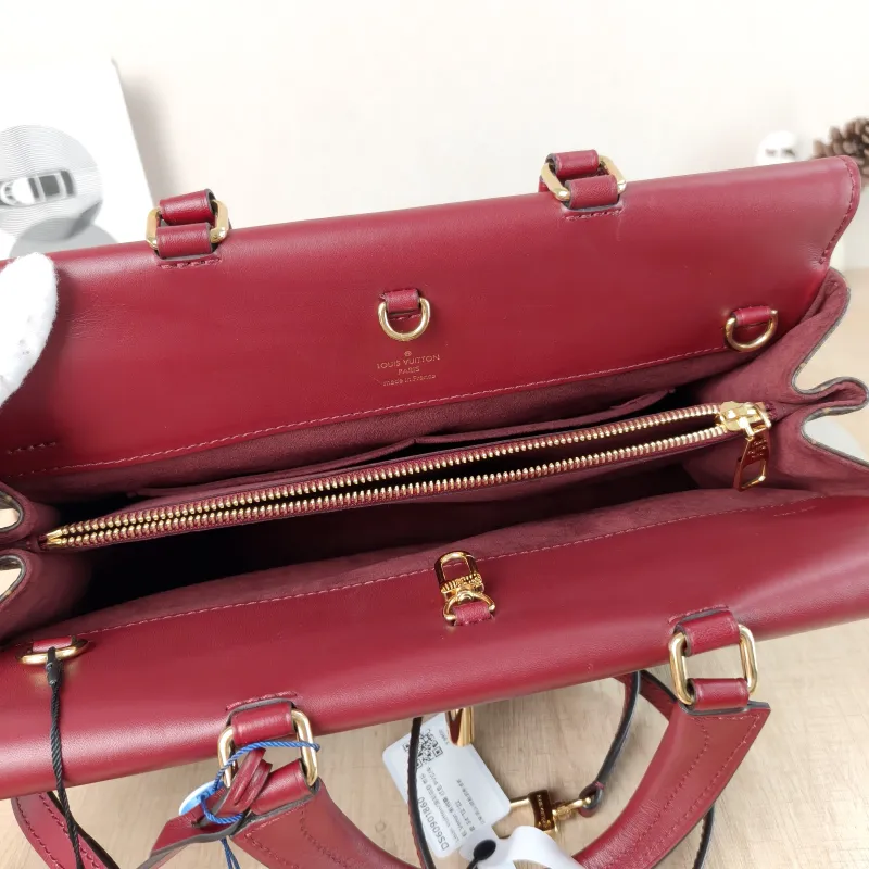 Louis Vuitton Shoulder Bag Venus Red PVC · Calfskin 34 × 12 × 22 cm — detail view 11 of 12