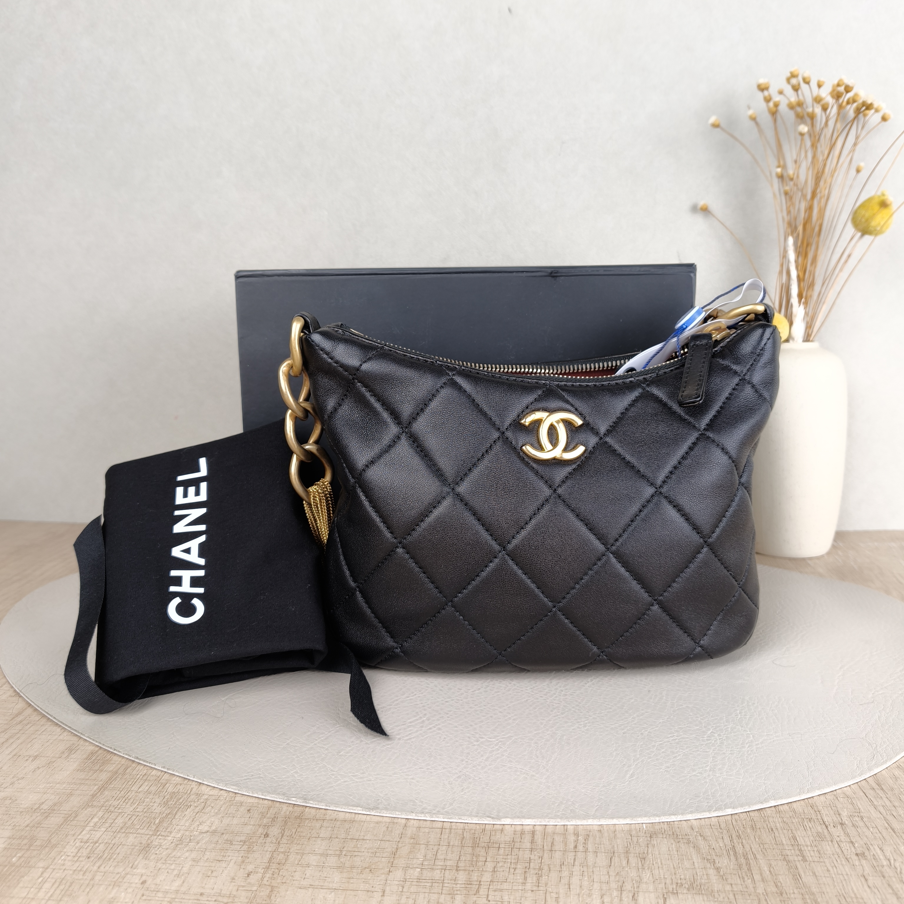 Chanel Shoulder Bag23a hobo Black SL ambskin Small24 × 5 × 19 cm — cover view 6 of 6