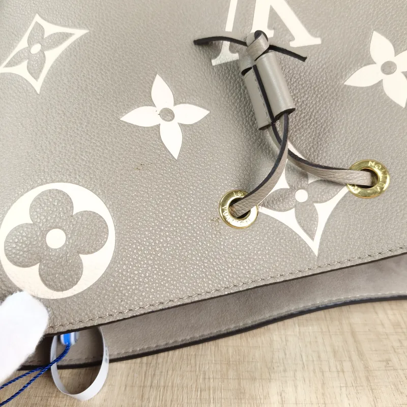 Louis Vuitton Shoulder Bag NÉONOÉ Bucket Bag · White Monogram Empreinte Embossed Calfskin Medium 26 × 17.5 × 26 cm — detail view 3 of 13