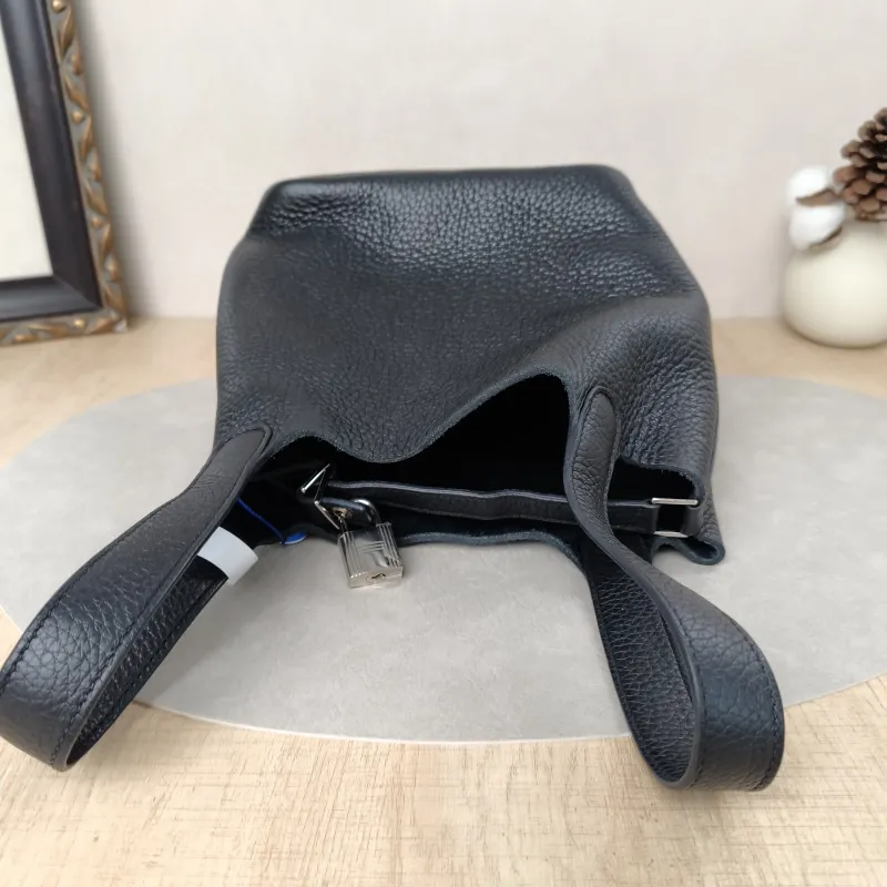 Hermès Top Handle Bag Picotin Lock 18 18Black Silver-Tone Hardware Clemence Taurillon TC Calfskin Small18 × 13 × 19 cm — detail view 2 of 15