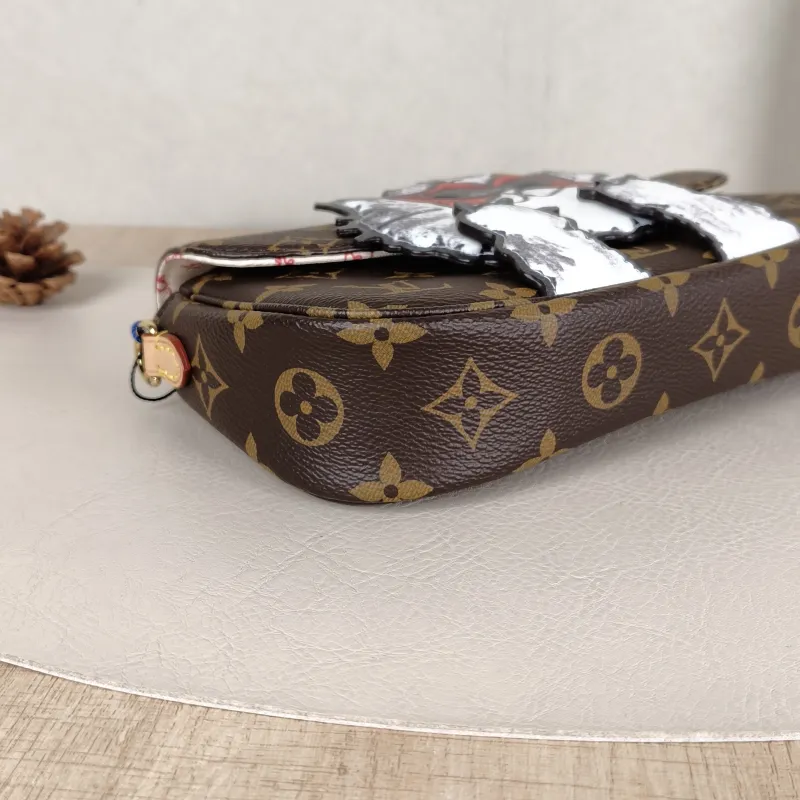 Louis Vuitton Crossbody Bag IVY Monogram PVC Small 23.5 × 4.3 × 12 cm — detail view 12 of 13