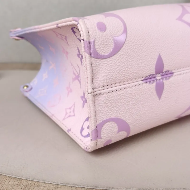 Louis Vuitton Shoulder Bag Onthego PVC Small 25 × 11.5 × 19 cm — detail view 9 of 12