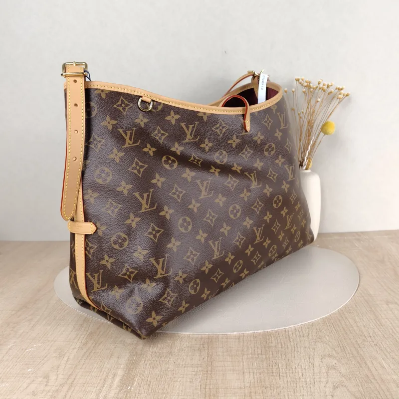 Louis Vuitton Crossbody Bag Carryall Monogram PVC Medium 39 × 15 × 30 cm — cover view 2 of 5