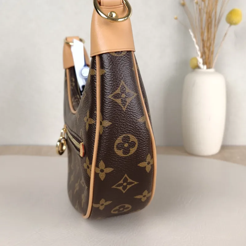 Louis Vuitton Crossbody Bag Loop Monogram PVC Small 23 × 6 × 13 cm — detail view 10 of 14