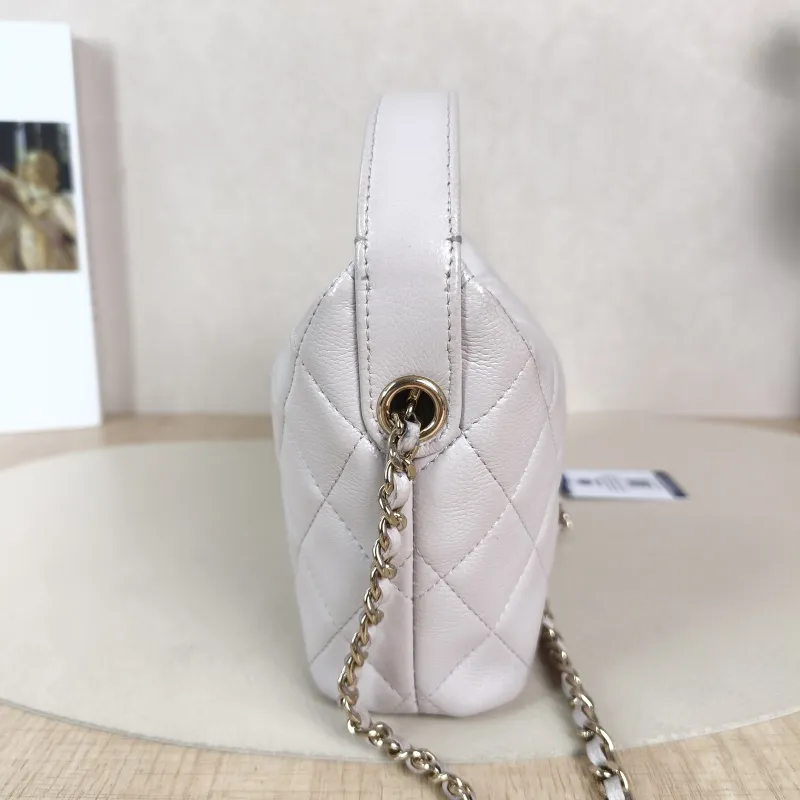 Chanel Crossbody Bag Crossbody Bag Grained Calfskin One Size16 × 6 × 13 cm — detail view 3 of 12
