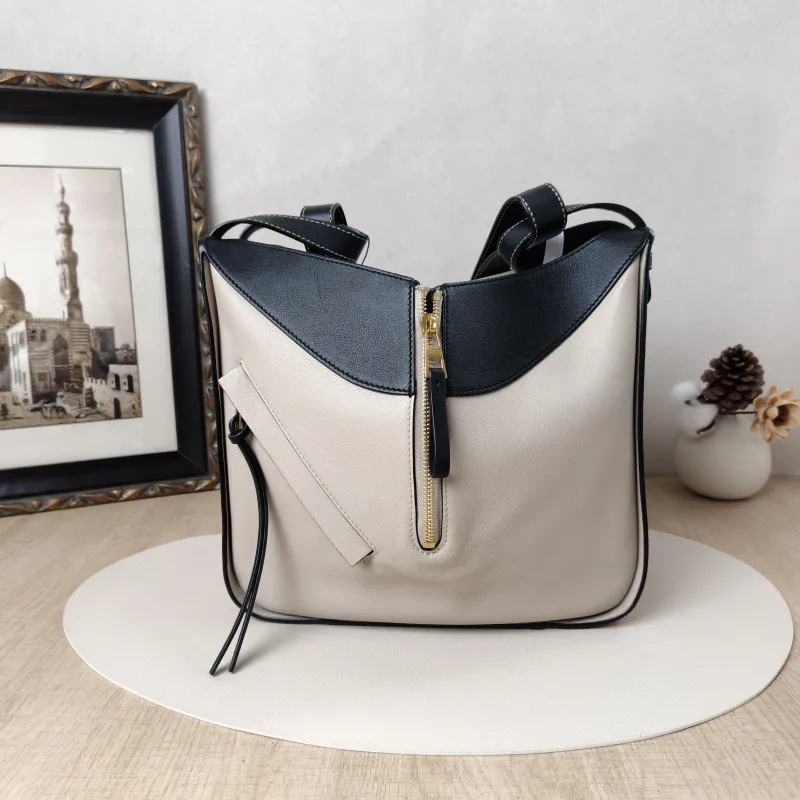 LOEWE Crossbody Bag Hammock Colorblock Calfskin Medium29 × 14 × 32 cm