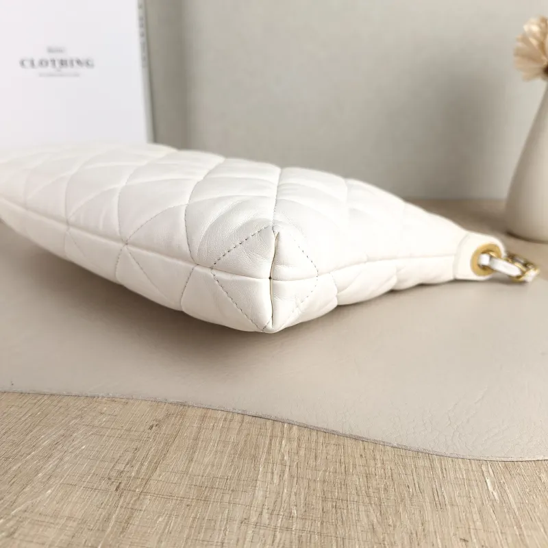 Chanel Shoulder Bag hobo White Lambskin Large 32 × 4 × 20 cm — detail view 7 of 9