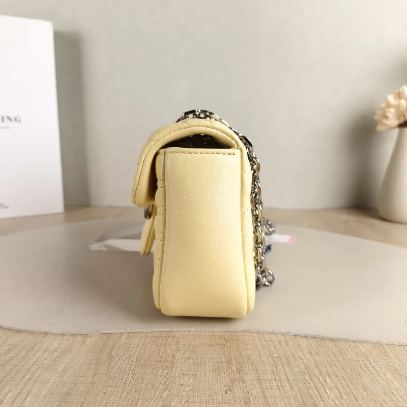 GUCCI Crossbody Bag GG Marmont Small Marmont 22 Yellow Lambskin Small 22 × 6 × 13 cm — detail view 7 of 10
