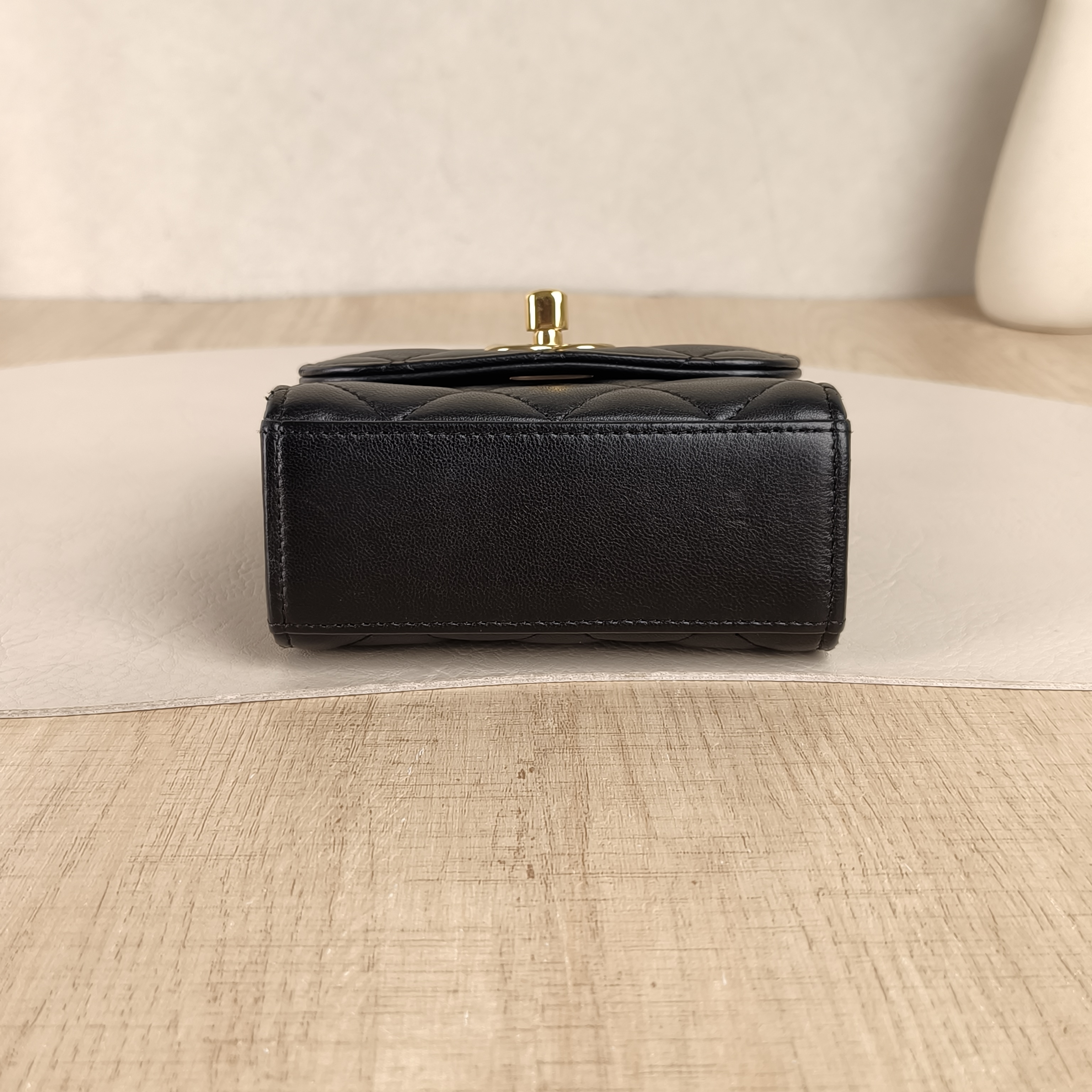 Chanel Crossbody Bagtrendy cc woc Black Lambskin Mini11 × 5.5 × 11 cm — cover view 2 of 5