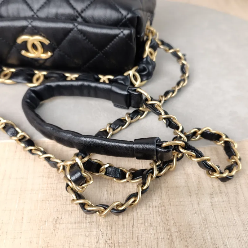 Chanel Crossbody Bag Crossbody Bag Black Lambskin One Size 17.5 × 7 × 9 cm 31 — detail view 5 of 11