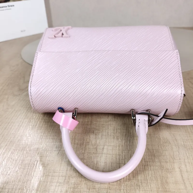 Louis Vuitton Crossbody Bag CLUNY Pink Epi Embossed Calfskin Mini 20 × 7.5 × 16 cm — detail view 13 of 13