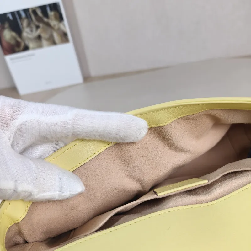 GUCCI Crossbody Bag GG Marmont Small Marmont 22 Yellow Calfskin Small 22 × 6 × 13 cm — detail view 5 of 13