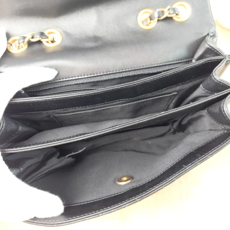 Chanel Crossbody Bag Crossbody Bag Black with Gold-Tone Hardware Lambskin One Size 24 × 7 × 15 cm 24 — detail view 3 of 13