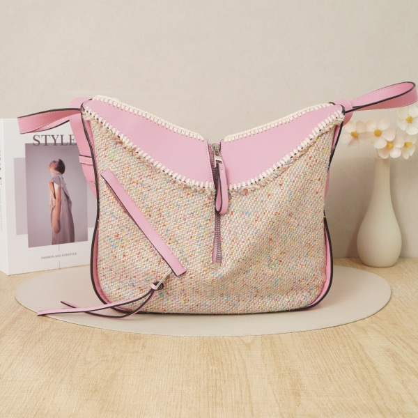 LOEWE Pink · Shoulder Strap · 27 × 14 × 25 cm