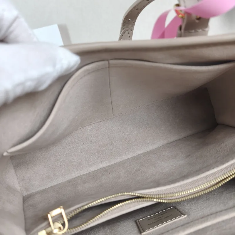 Louis Vuitton Shoulder Bag Babylone Tote Tote Bag Calfskin Small 31 × 13 × 21.5 cm — detail view 1 of 11
