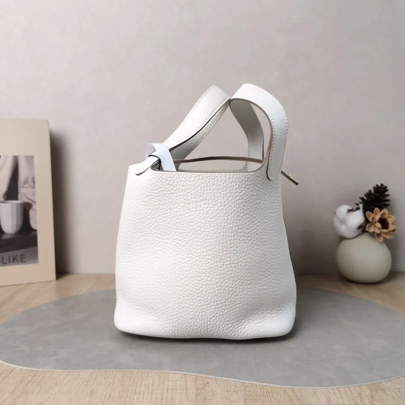 Hermès Top Handle Bag Picotin Lock 18 18 M4 Taurillon Clemence TC Calfskin Small 18 × 13 × 18 cm W — detail view 11 of 11