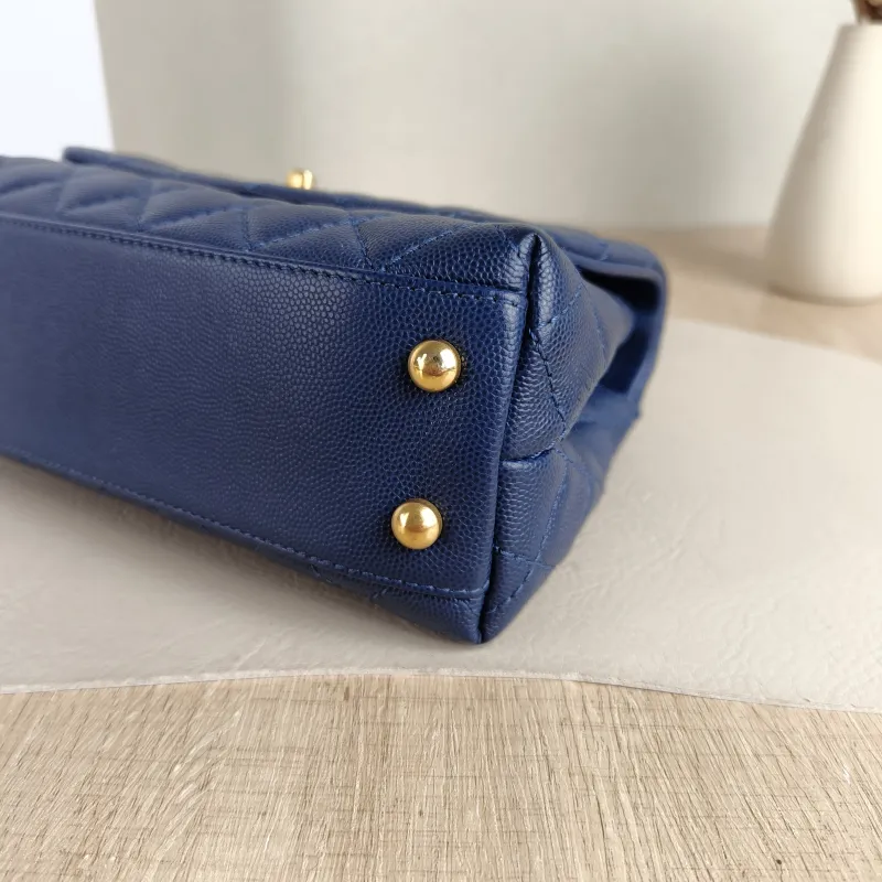 Chanel Top Handle Bag Coco Handle​ Grained Calfskin Small 24 × 10 × 14 cm 25 — detail view 3 of 12