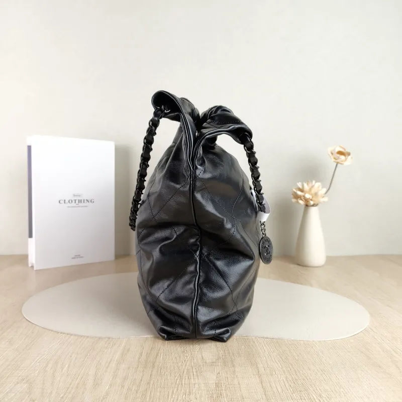 Chanel Shoulder Bag 22Bag Black CC alfskin Medium 39 × 8 × 42 cm — detail view 9 of 14