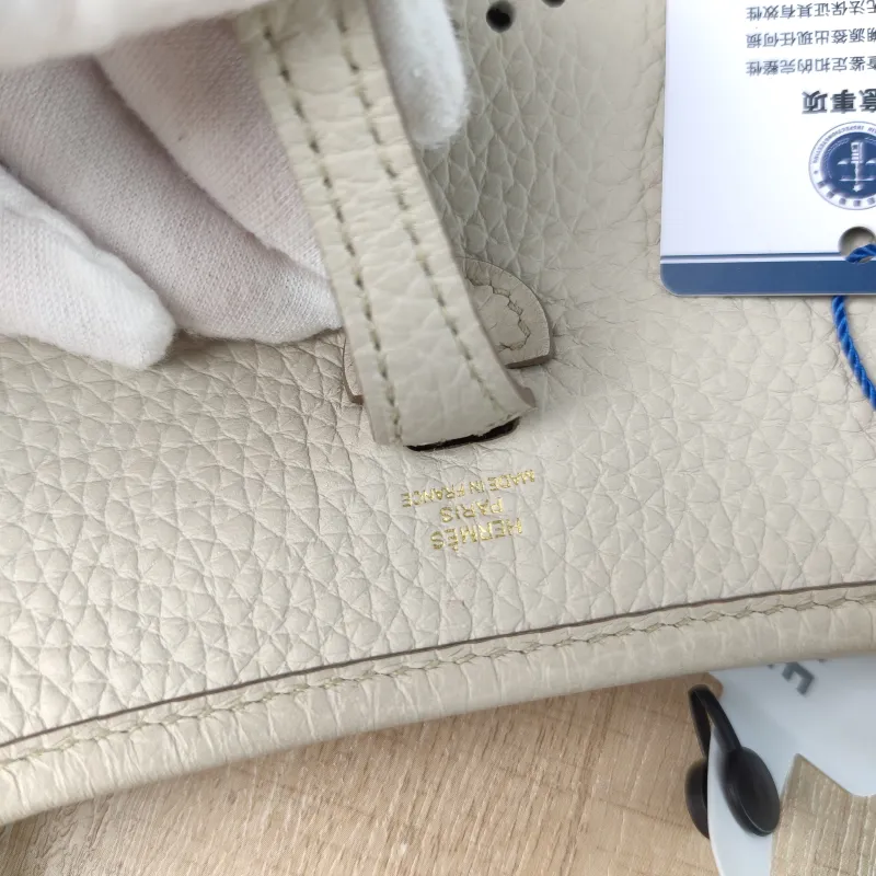 Hermès Crossbody Bag Evelyne Mini 16 Mini 16 TC Calfskin Mini 17 × 5.5 × 18 cm U — detail view 7 of 13