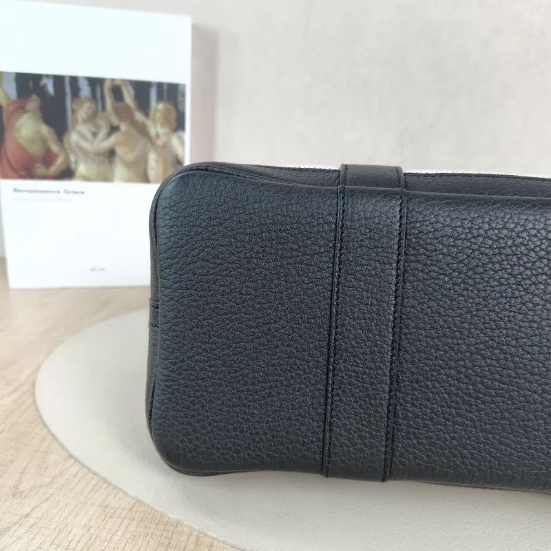 Hermès Top Handle Bag Garden Party 30 30 Beige · Black Canvas · Negonda Calfskin Medium 30 × 13 × 21 cm B — detail view 5 of 10