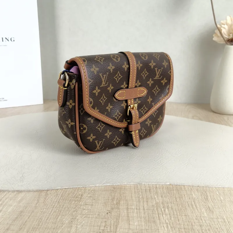 Louis Vuitton Crossbody Bag SOLO Monogram PVC One Size 16 × 4 × 12 cm Shoulder Strap — cover view 2 of 5