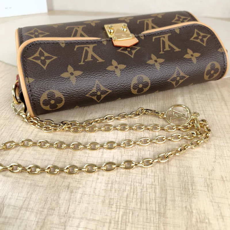 Louis Vuitton Crossbody Bag POCHETTE CAMILLE Monogram PVC One Size 20.5 × 6 × 11 cm — detail view 3 of 11