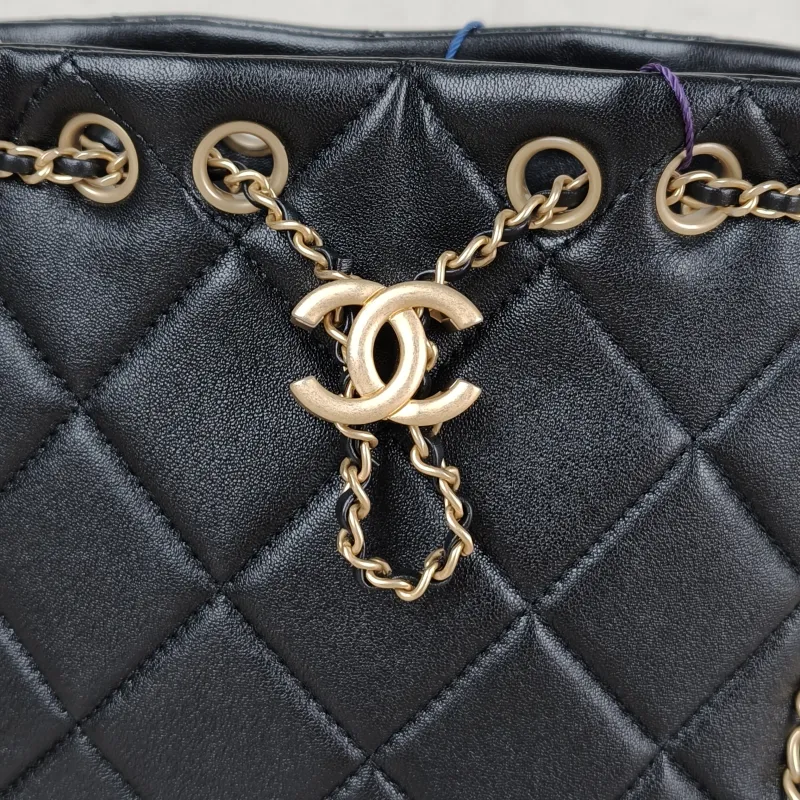 Chanel Shoulder Bag Bucket Bag Black Lambskin One Size 22 × 8 × 17 cm — detail view 8 of 12