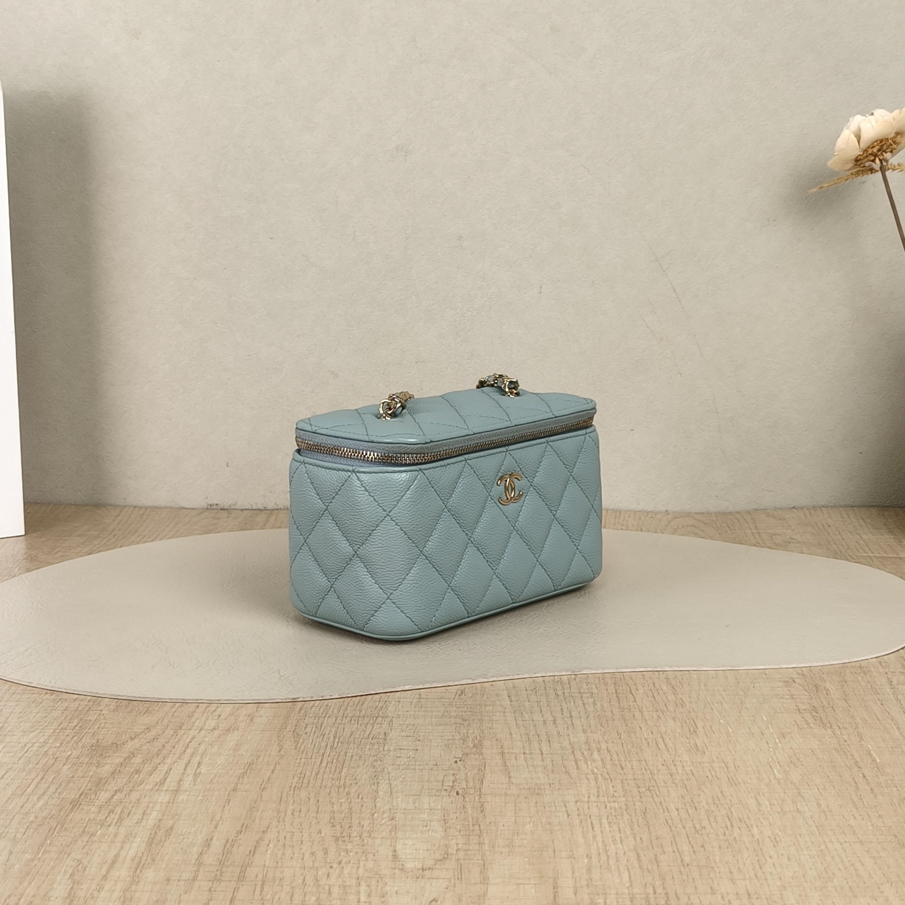 Chanel Crossbody Bag Edition Blue Calfskin One Size16 × 8 × 9.5 cm — cover view 2 of 6