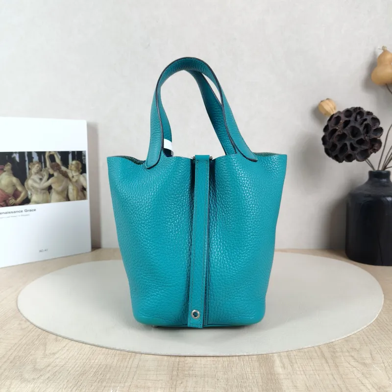Hermès Top Handle Bag Picotin Lock 18 187F TC Calfskin Small18 × 13 × 18 cm