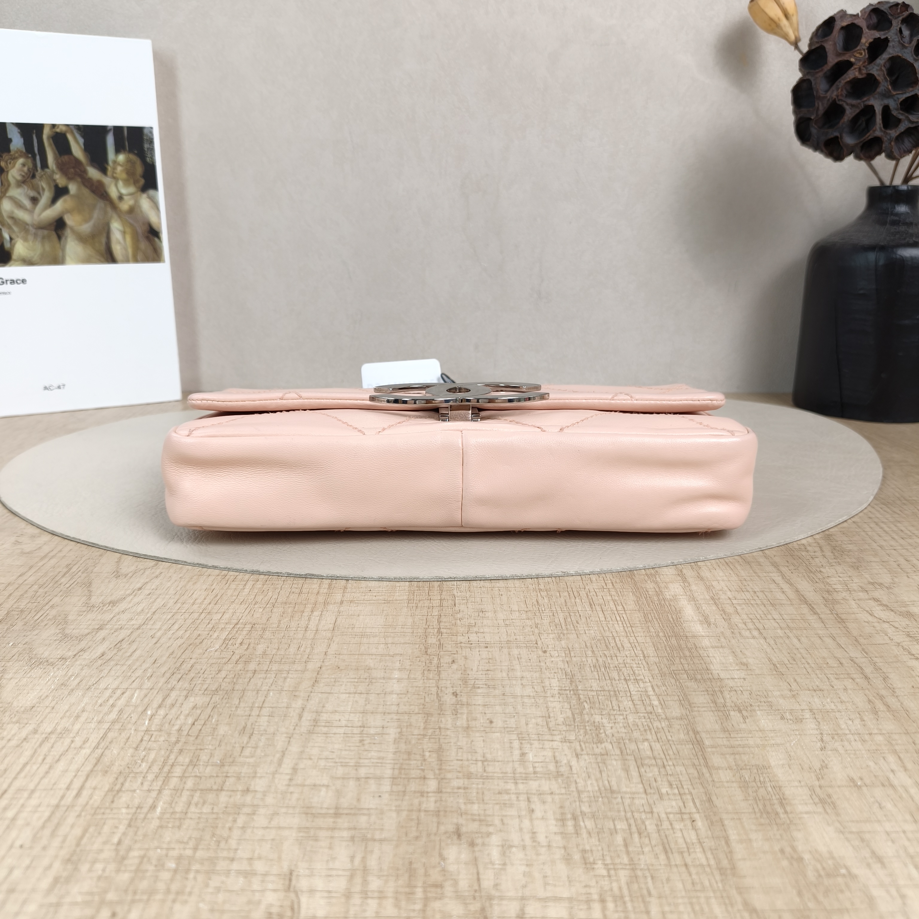 Chanel Crossbody Bag Crossbody Bag Pink Lambskin24 × 4.5 × 12 cm — cover view 3 of 5