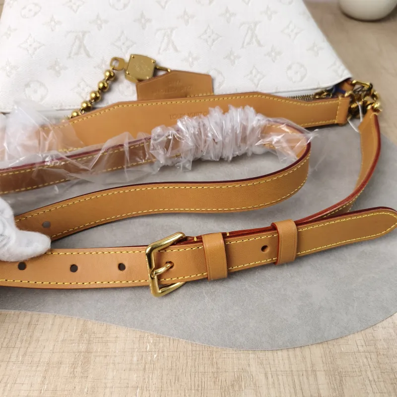 Louis Vuitton Crossbody Bag Bobo Trunk White PVC One Size 32 × 9.5 × 19 cm — detail view 2 of 13