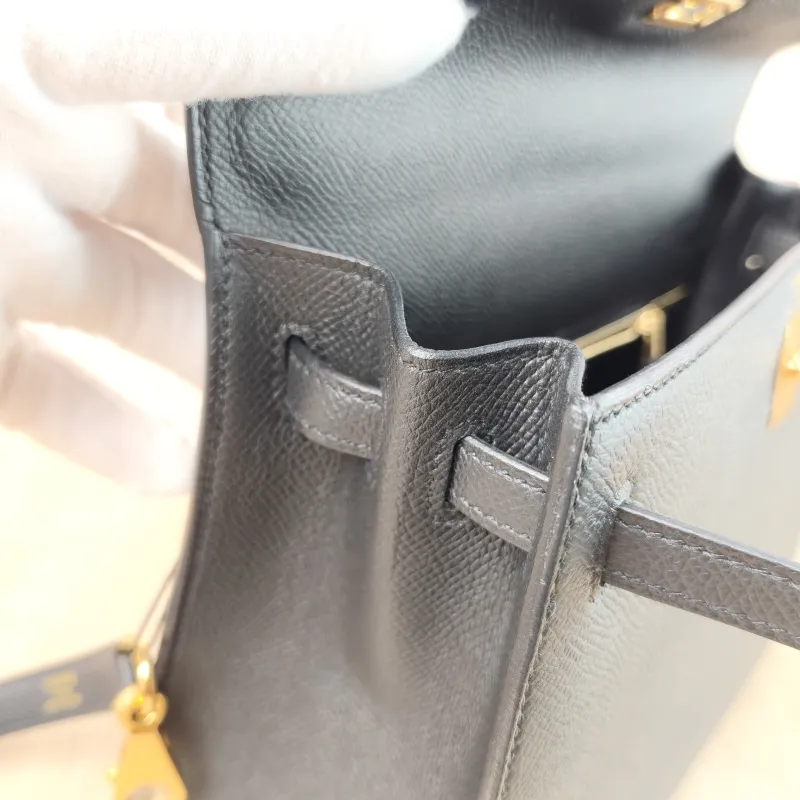 Hermès Shoulder Bag Kelly 25 Gold-Tone Hardware Black with Gold-Tone Hardware Epsom Calfskin Small 25 × 7 × 17 cm W — detail view 13 of 14