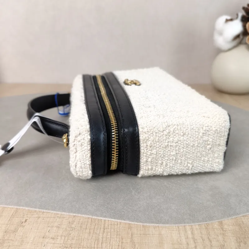Chanel Crossbody Bag coco-beach Collection lp White Black One Size 19.5 × 5 × 17 cm — detail view 12 of 13